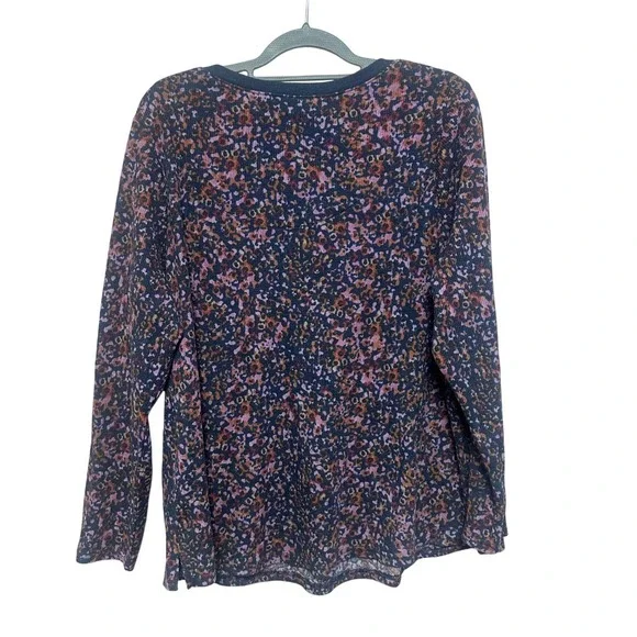 Terra & Sky Women's Plus Size 2X Navy Floral Print Long Sleeve Henley Top - Picture 4 of 4